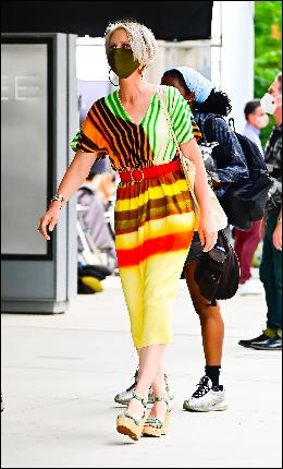 cynthia-nixon-1626463131 (1810x3000, 448 kБ...)